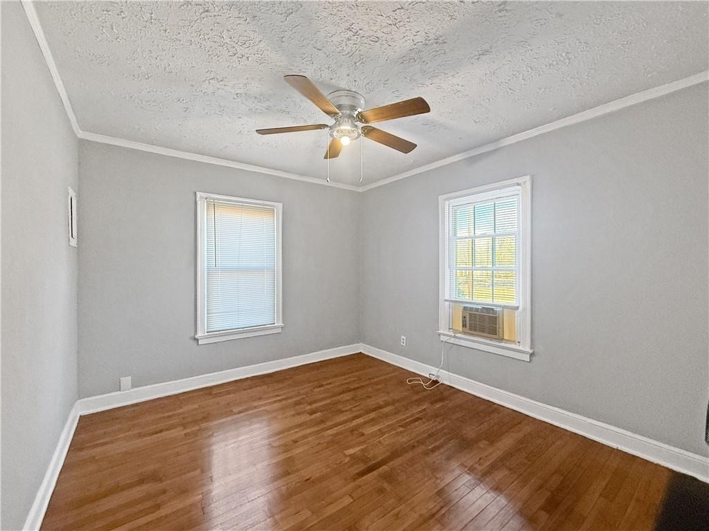 109 Vine Street Sw - Photo 3