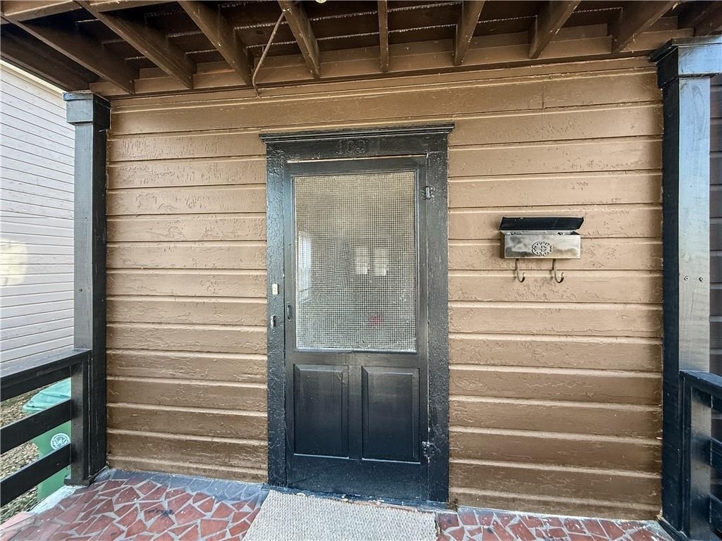 109 Vine Street Sw - Photo 1