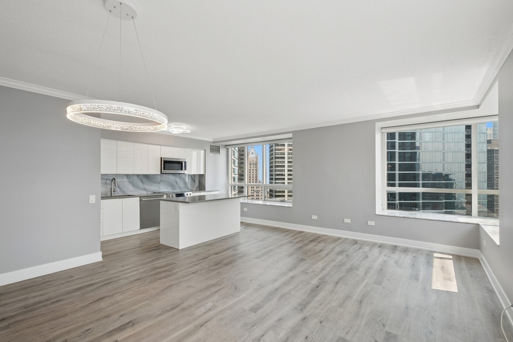 512 N Mcclurg Court - Photo 3