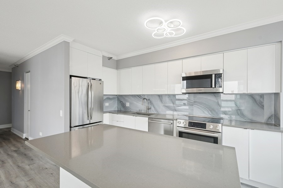 512 N Mcclurg Court - Photo 7