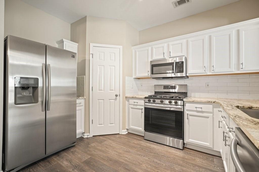 2045 Lake Shore Overlook Nw - Photo 16