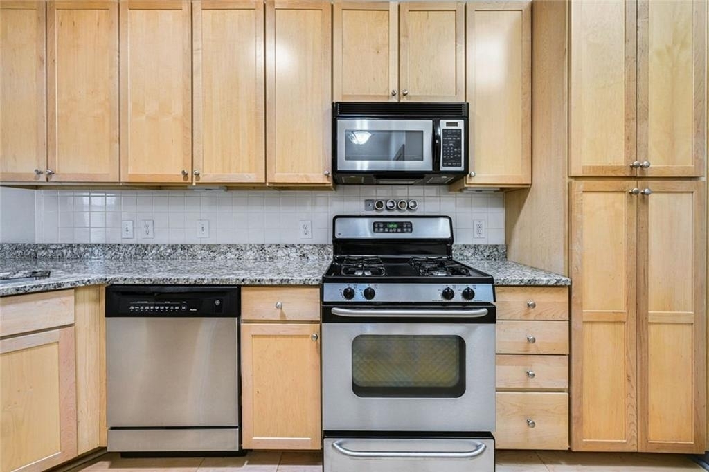 799 Hammond Drive - Photo 7