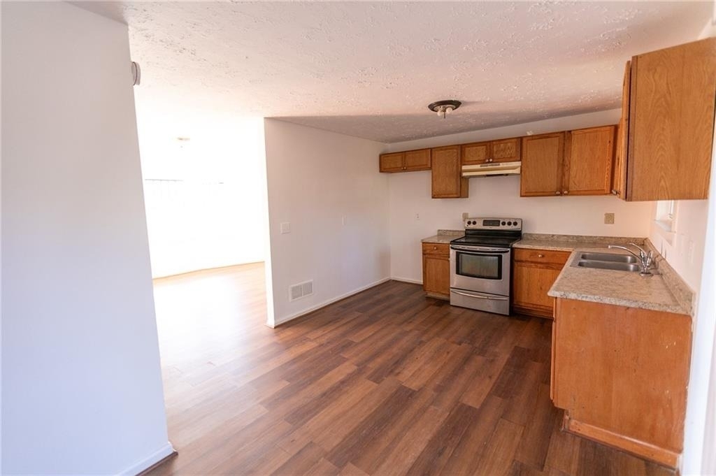 2761 Rockdale - Photo 4