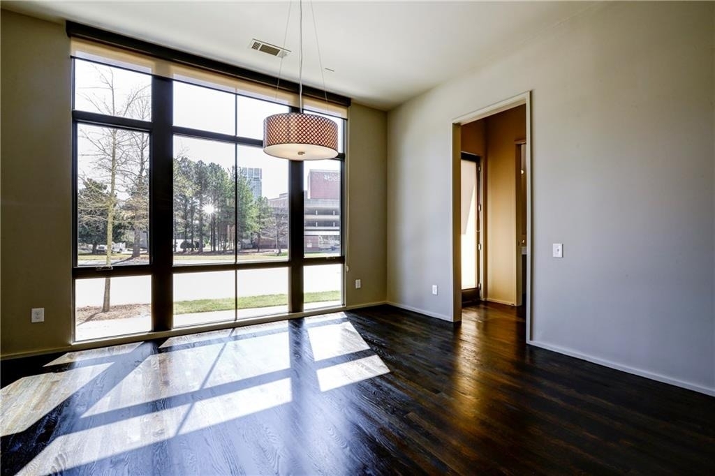 721 Longleaf Drive Ne - Photo 2