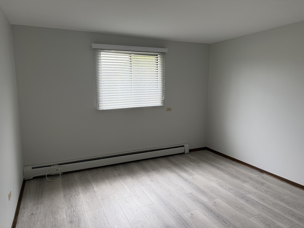 1465 Abbott Drive - Photo 5