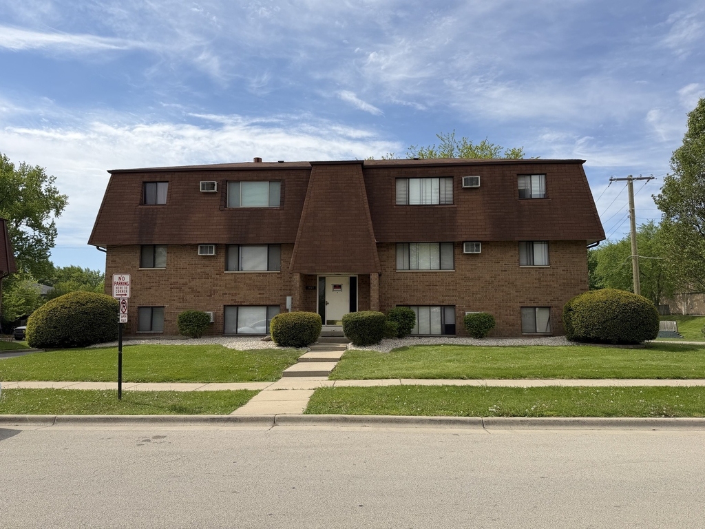 1465 Abbott Drive - Photo 0