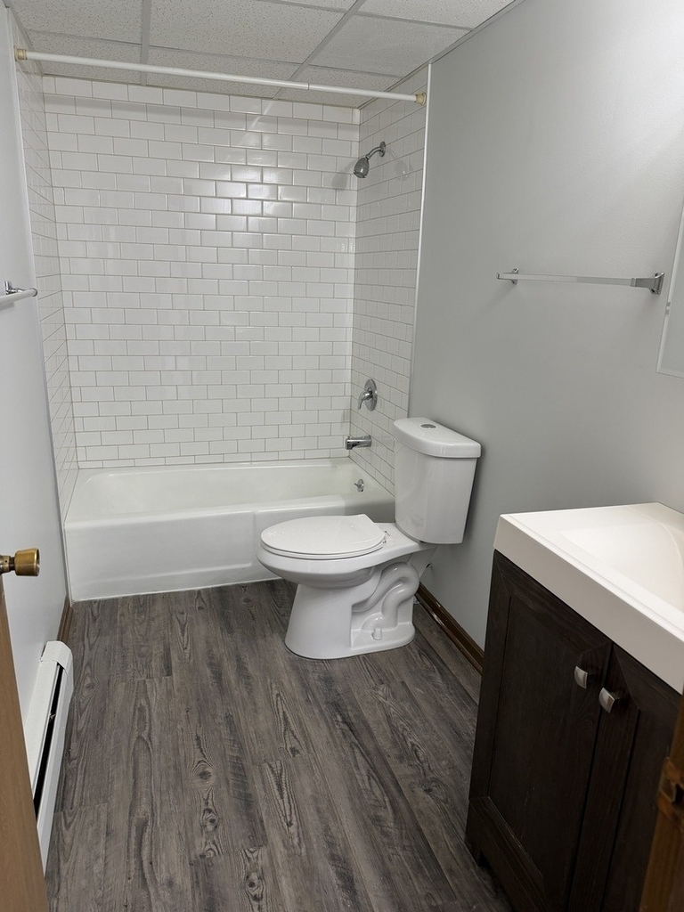 1465 Abbott Drive - Photo 2
