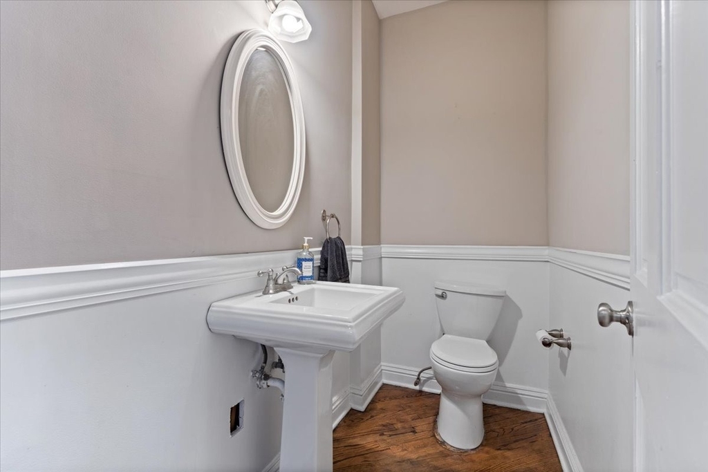 2553 N Southport Avenue - Photo 9