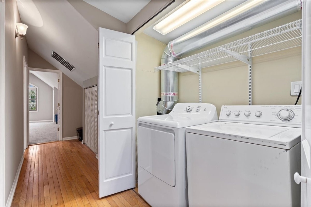 2553 N Southport Avenue - Photo 18