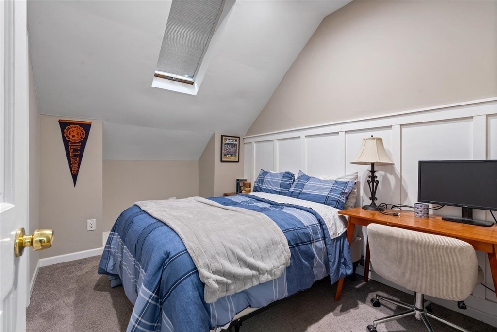 2553 N Southport Avenue - Photo 17