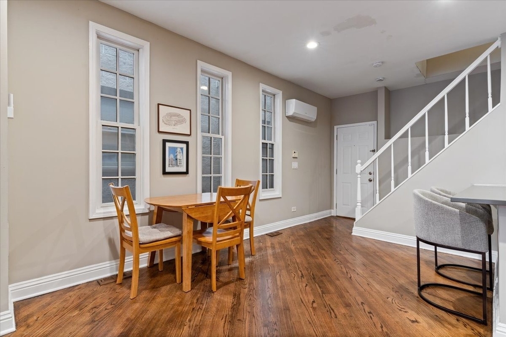 2553 N Southport Avenue - Photo 5