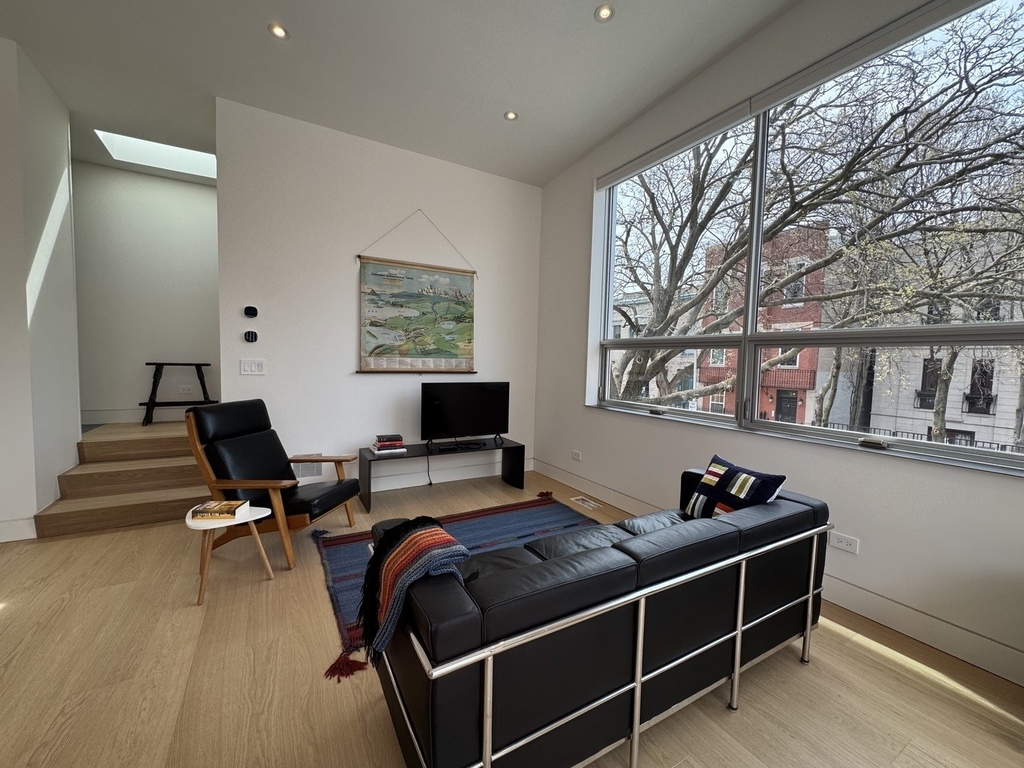 1317 N Leavitt Street - Photo 12