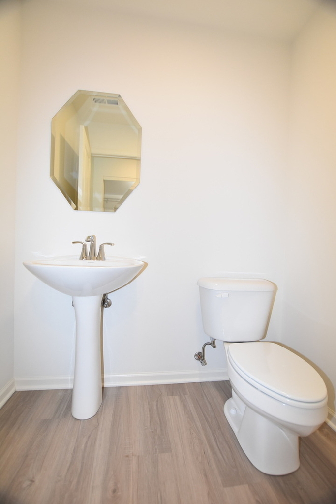 2945 Showplace Drive - Photo 8