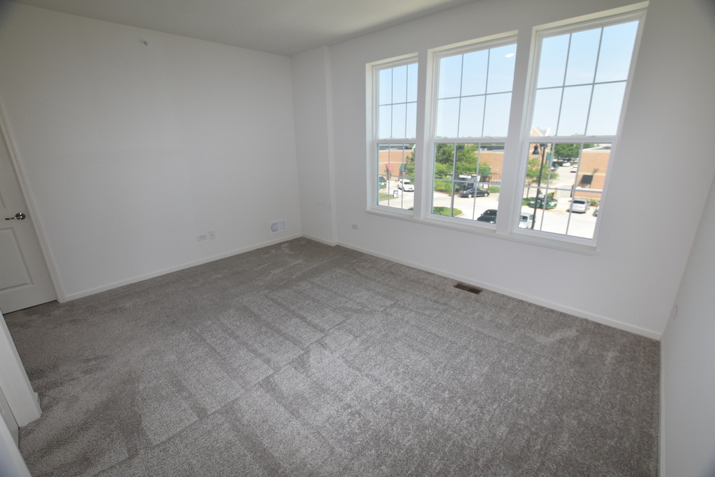 2945 Showplace Drive - Photo 40