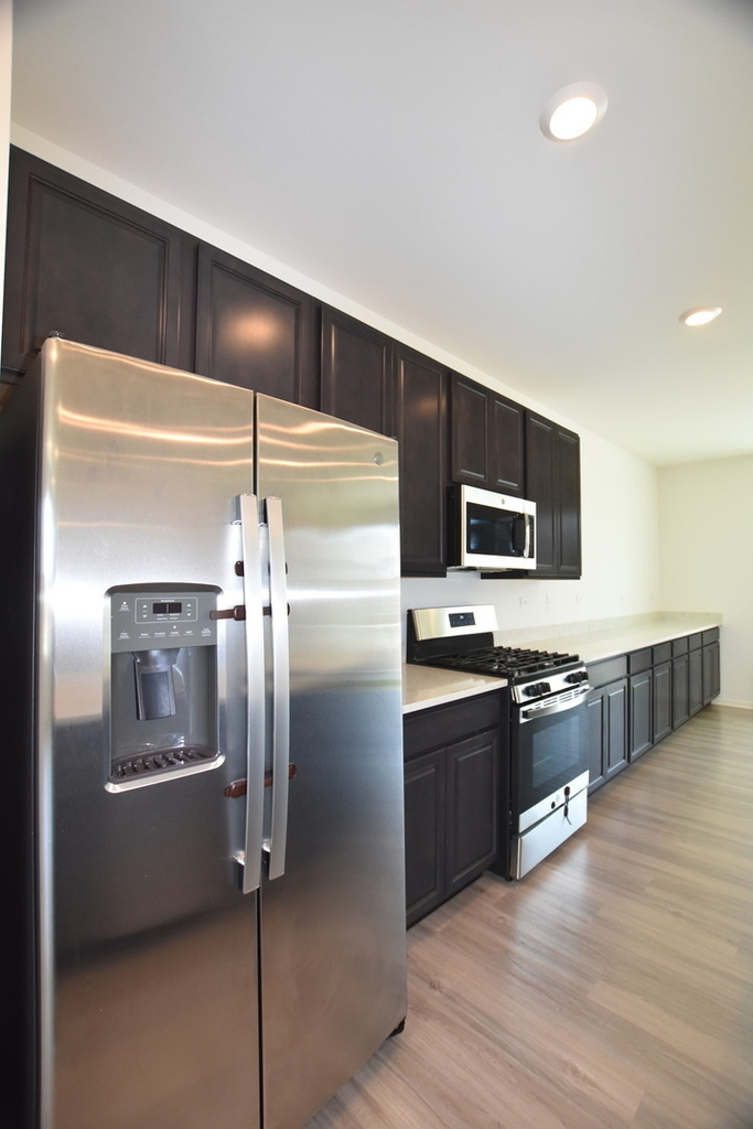 2945 Showplace Drive - Photo 18