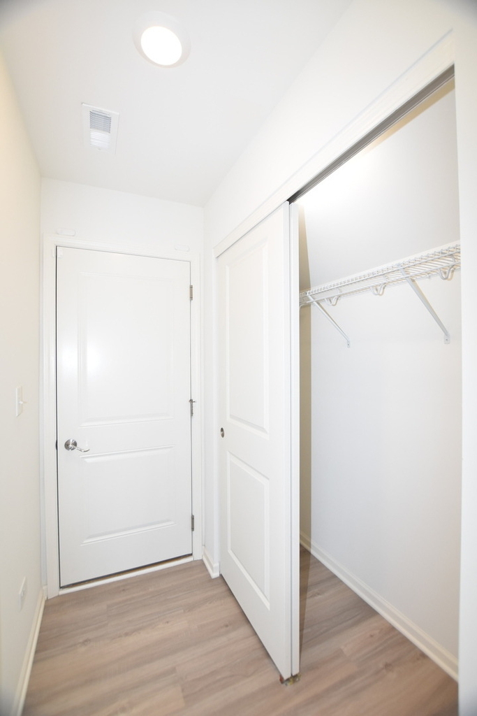2945 Showplace Drive - Photo 7
