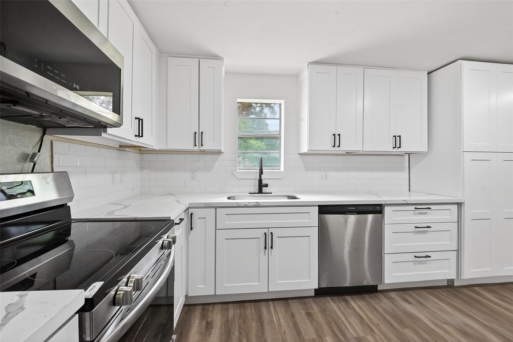 8221 Bigwood Street - Photo 24