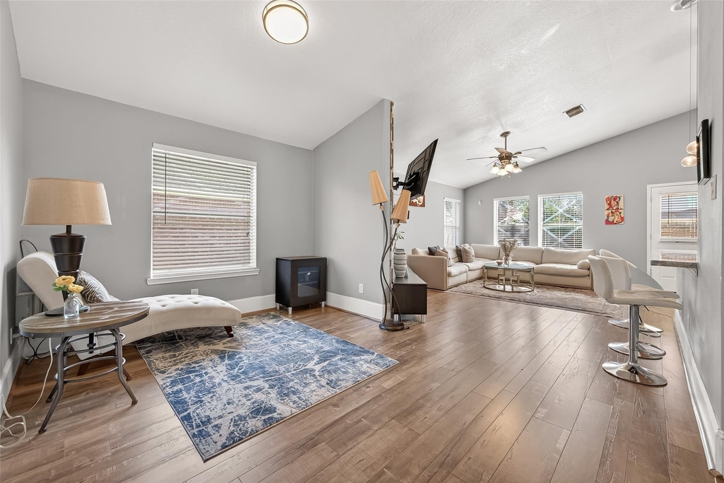 1214 Wesley Drive - Photo 6