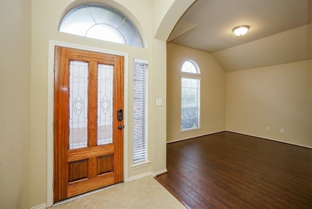 2910 Fair Chase Dr - Photo 1