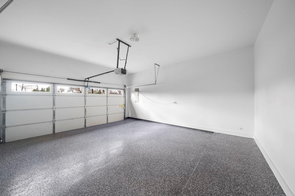 309 E 43rd Street - Photo 15