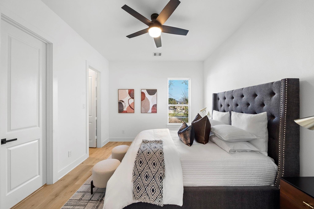 309 E 43rd Street - Photo 13