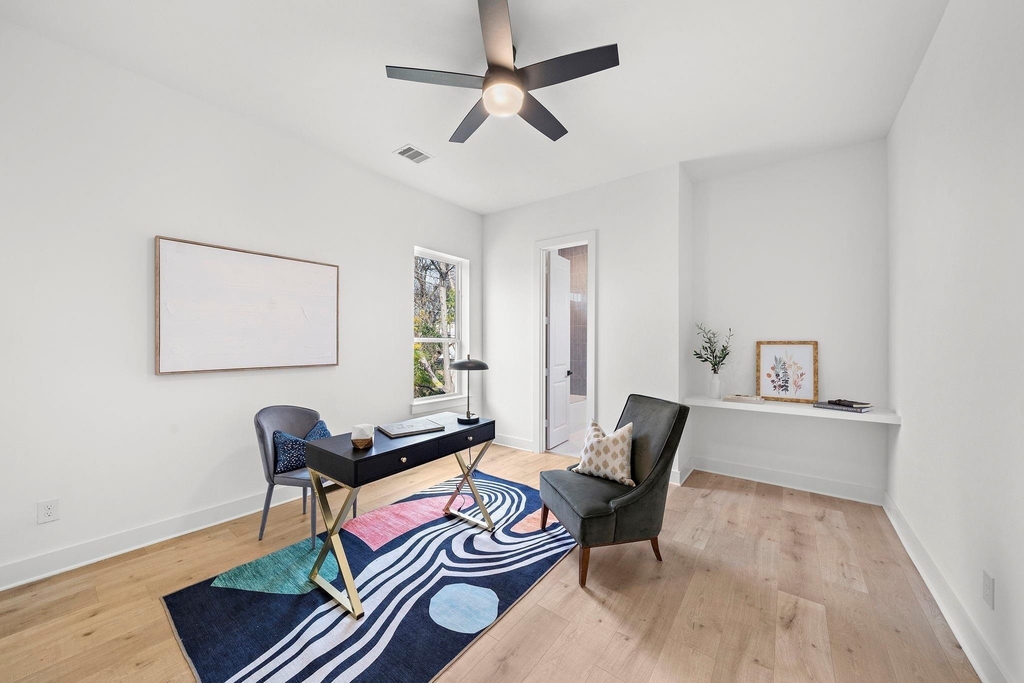 309 E 43rd Street - Photo 14