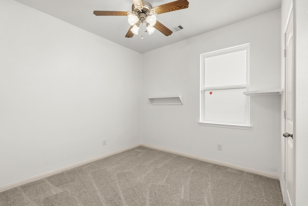 718 Crystal Lakes Drive - Photo 17