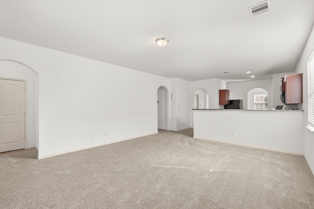 718 Crystal Lakes Drive - Photo 11