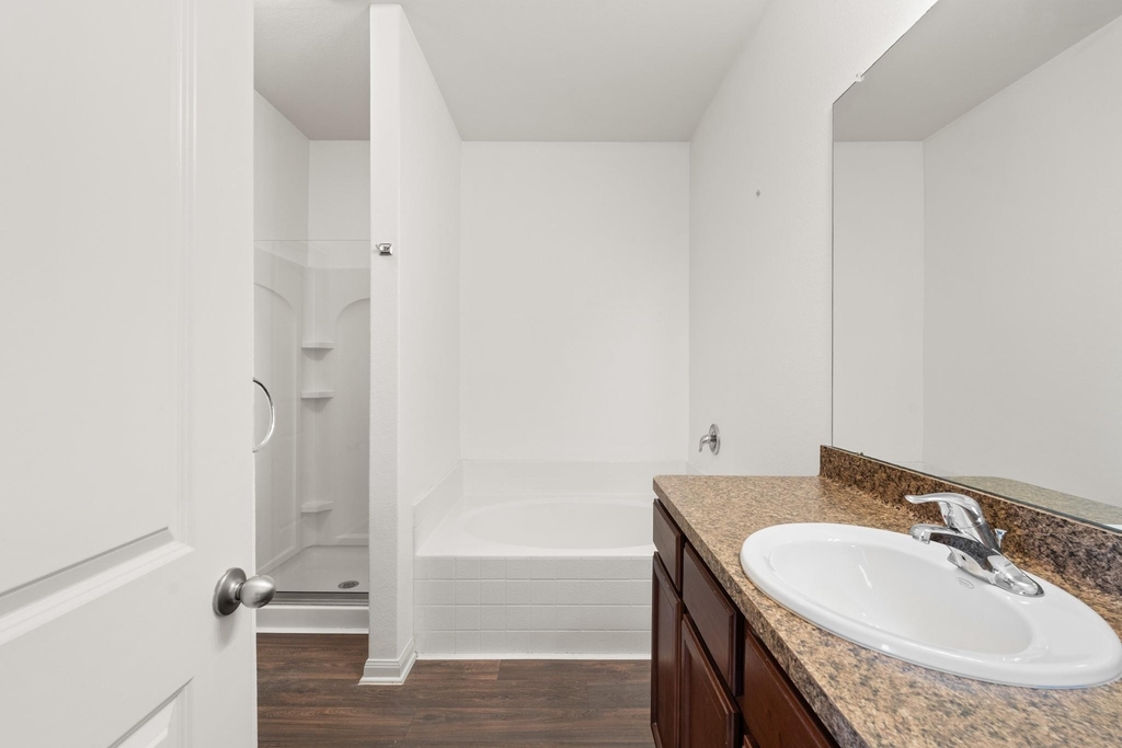 718 Crystal Lakes Drive - Photo 13