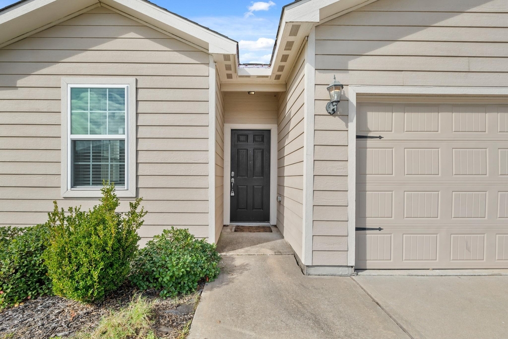 718 Crystal Lakes Drive - Photo 1