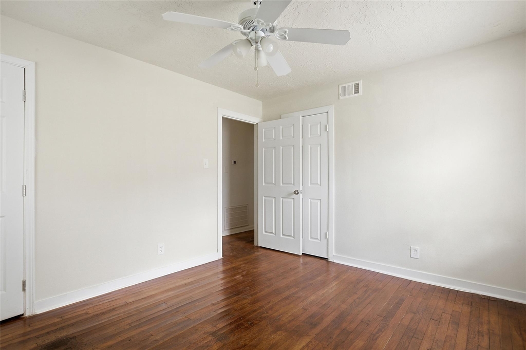 5622 Woodgreen Street - Photo 17
