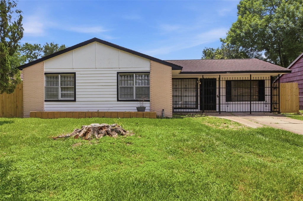 5622 Woodgreen Street - Photo 0