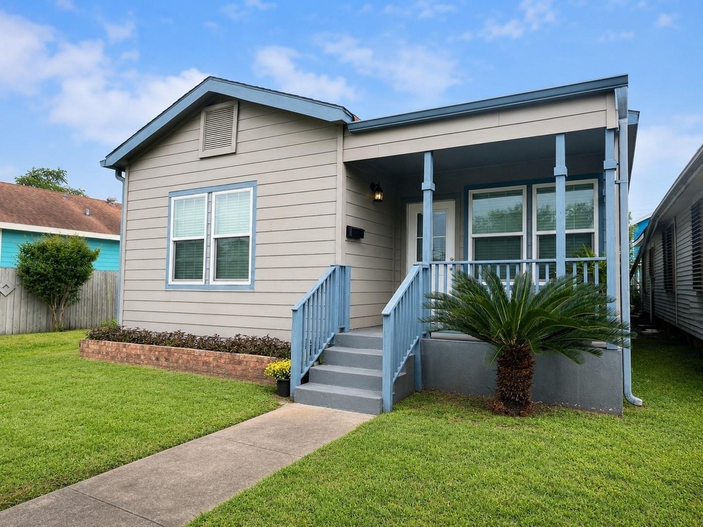 5012 Ave K - Photo 0