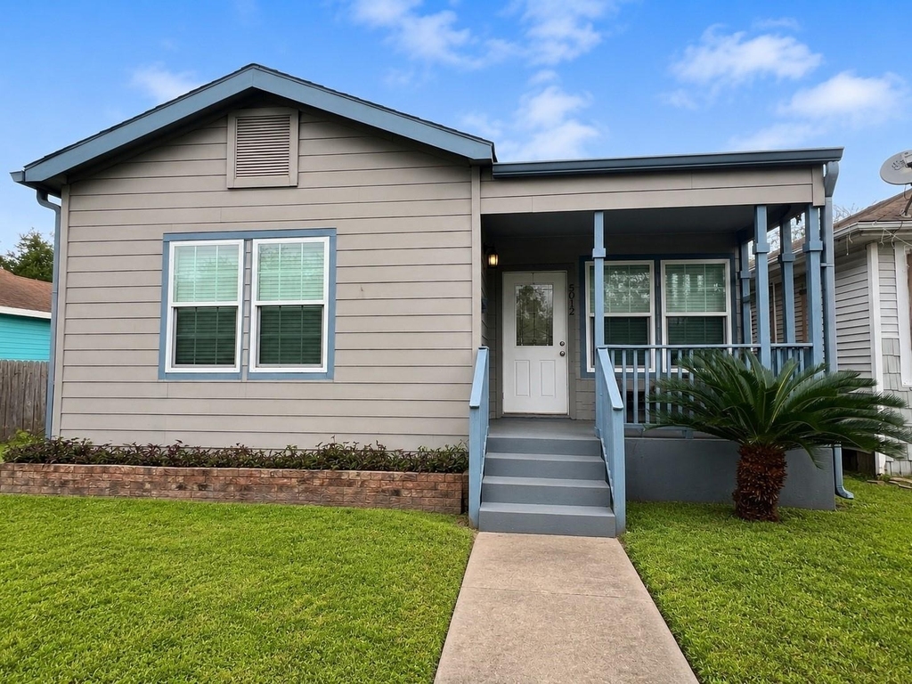 5012 Ave K - Photo 1