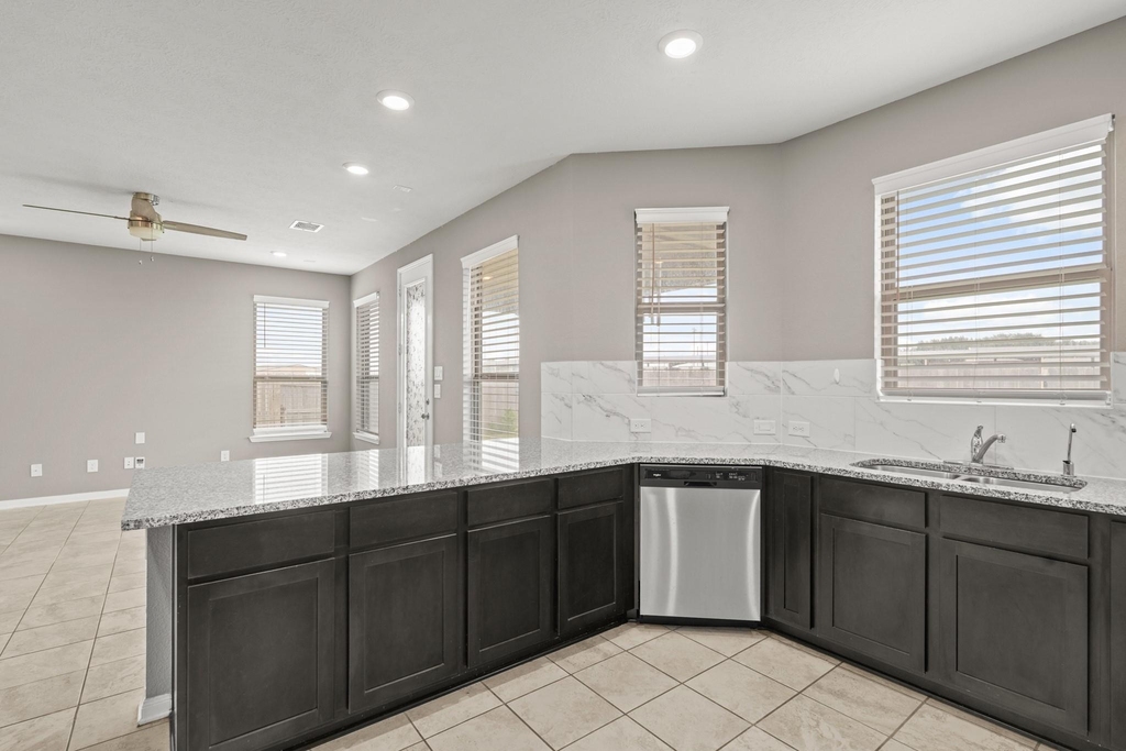 5266 Tall Tower Street - Photo 15