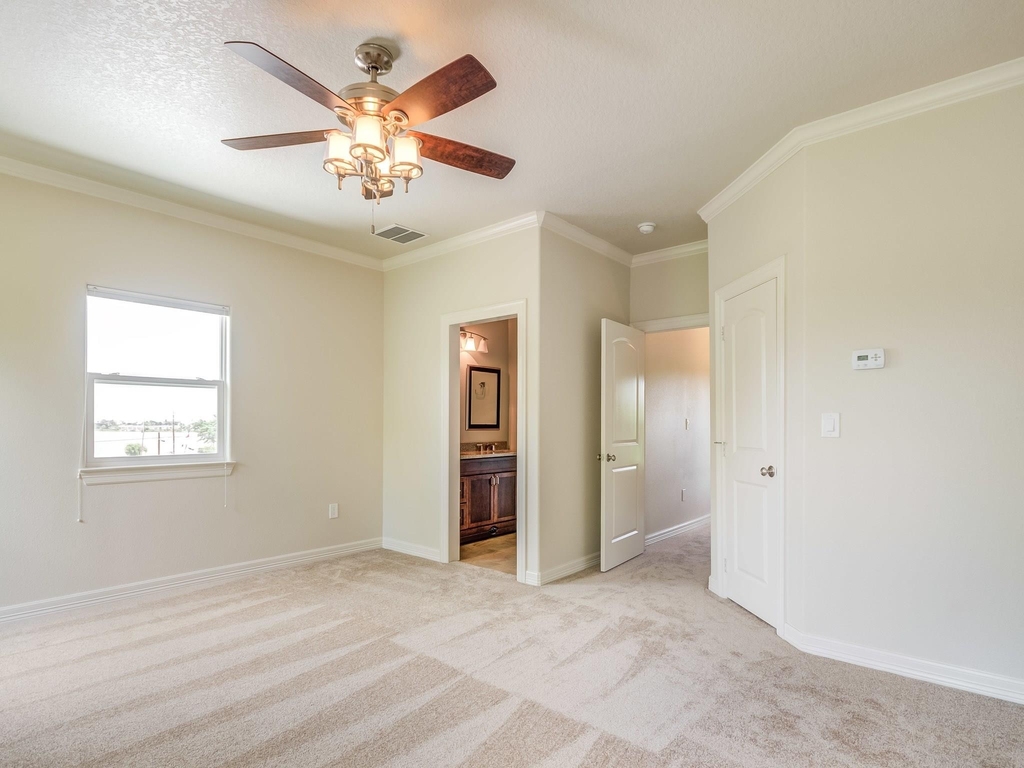 1009 Bryan Avenue - Photo 23