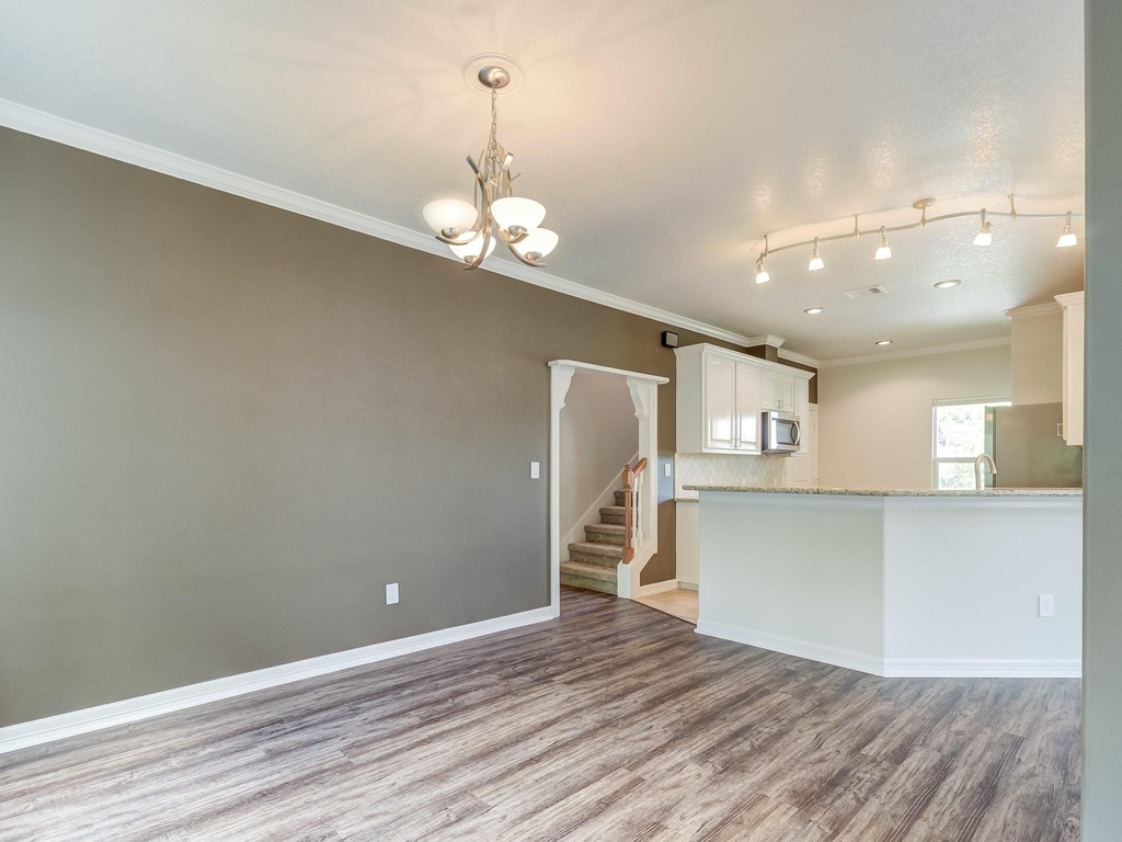 1009 Bryan Avenue - Photo 13