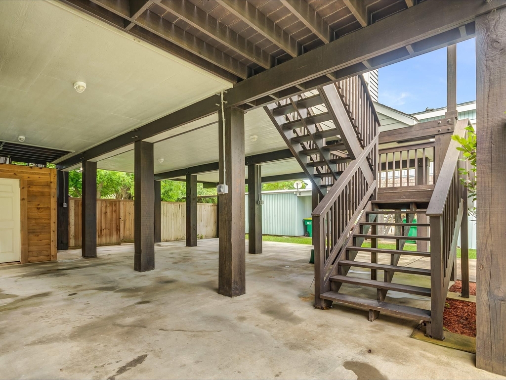 1009 Bryan Avenue - Photo 4