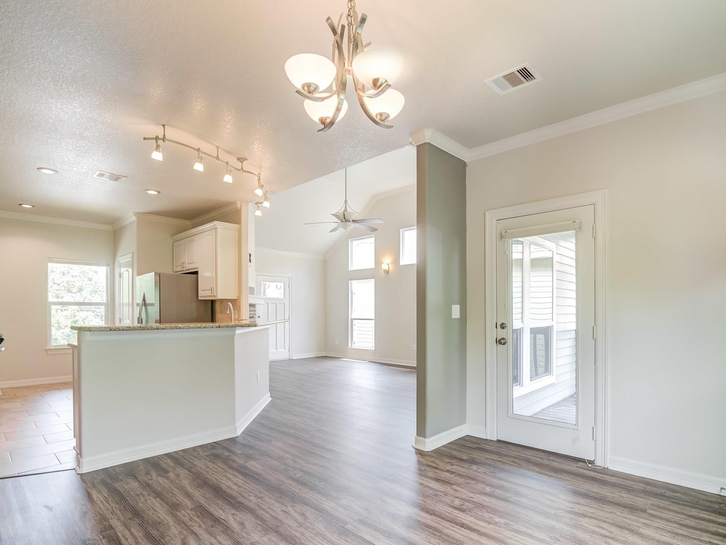 1009 Bryan Avenue - Photo 12