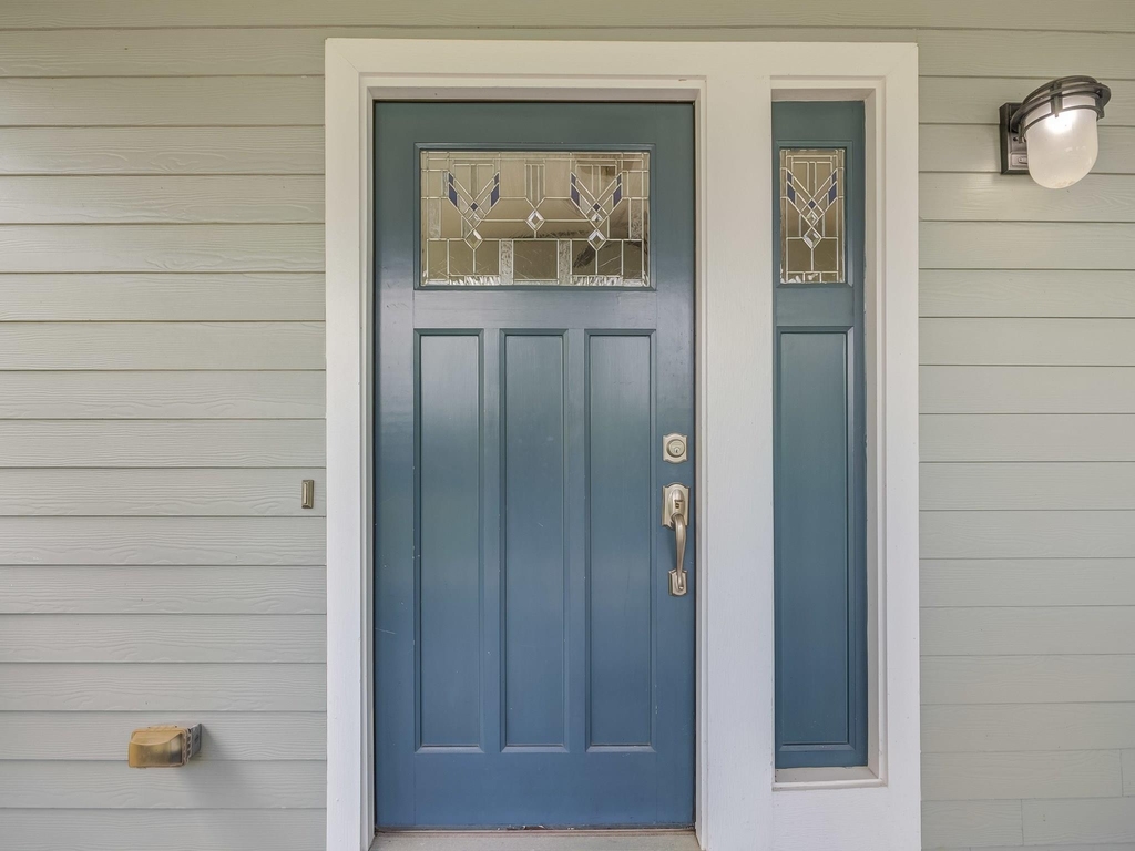 1009 Bryan Avenue - Photo 6