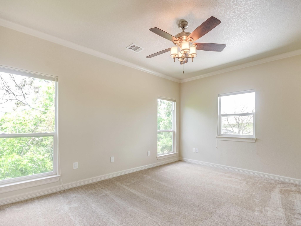 1009 Bryan Avenue - Photo 24