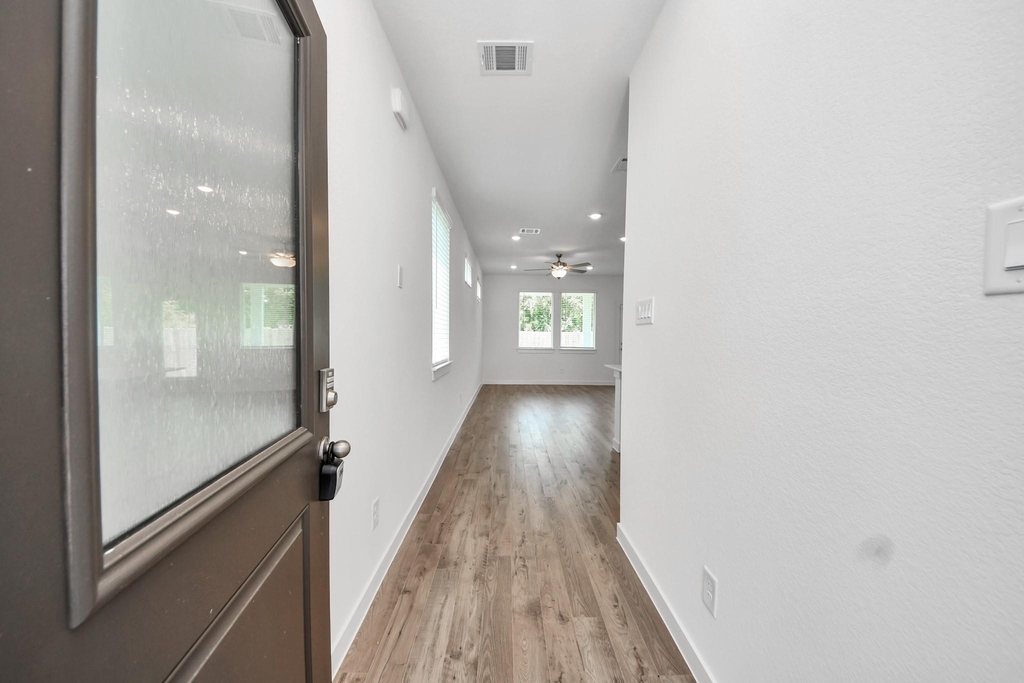 1918 Olivos Street - Photo 7