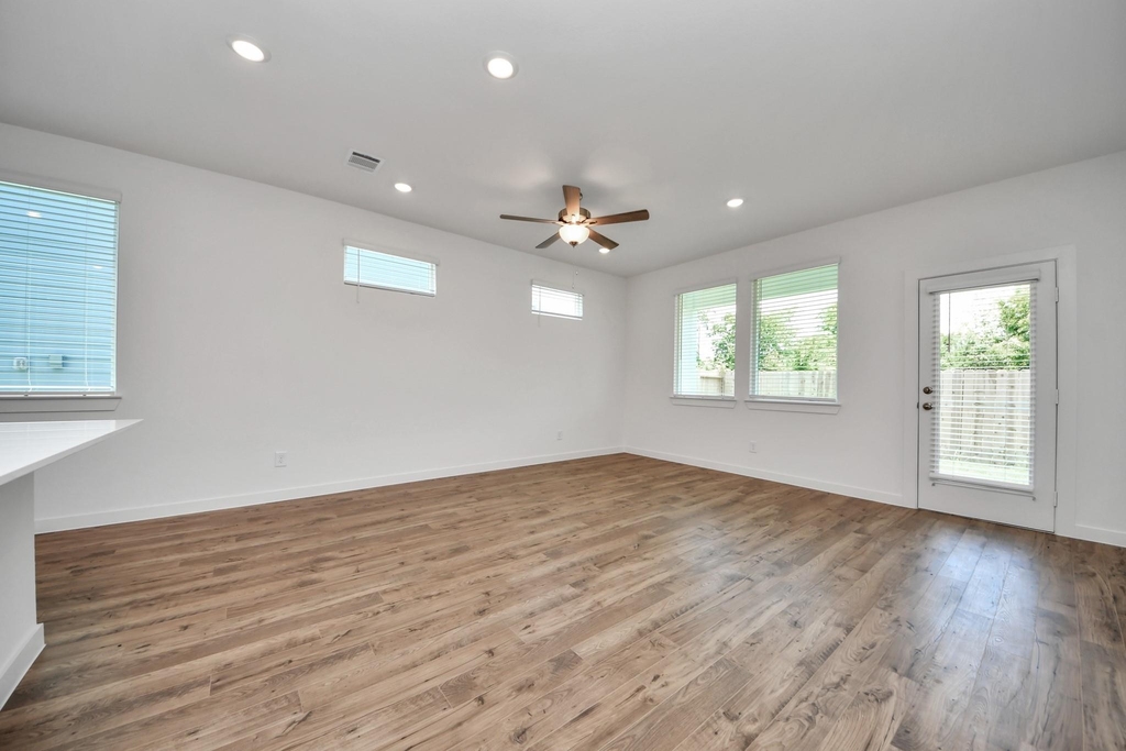 1918 Olivos Street - Photo 22