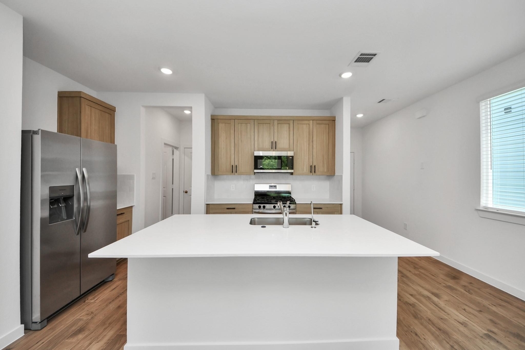1918 Olivos Street - Photo 12
