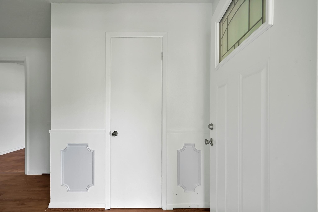 206 E Powell Street - Photo 3