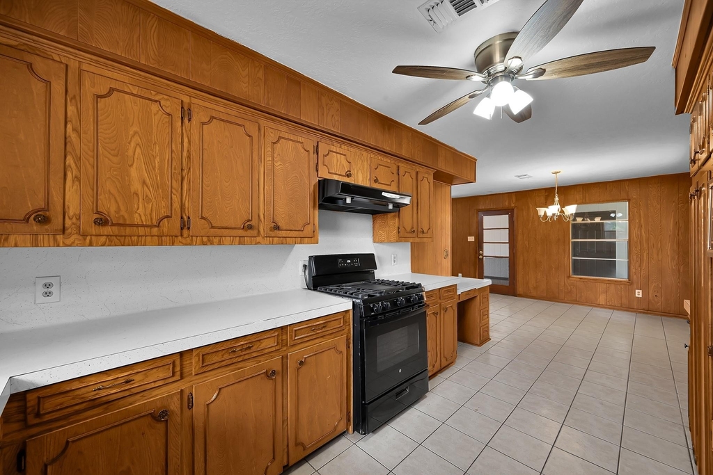 206 E Powell Street - Photo 11