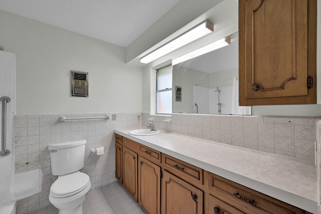 206 E Powell Street - Photo 15