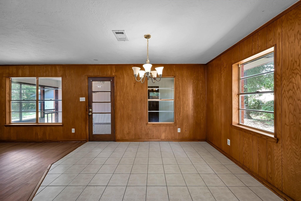 206 E Powell Street - Photo 12