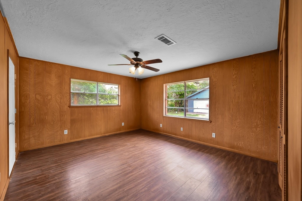 206 E Powell Street - Photo 14