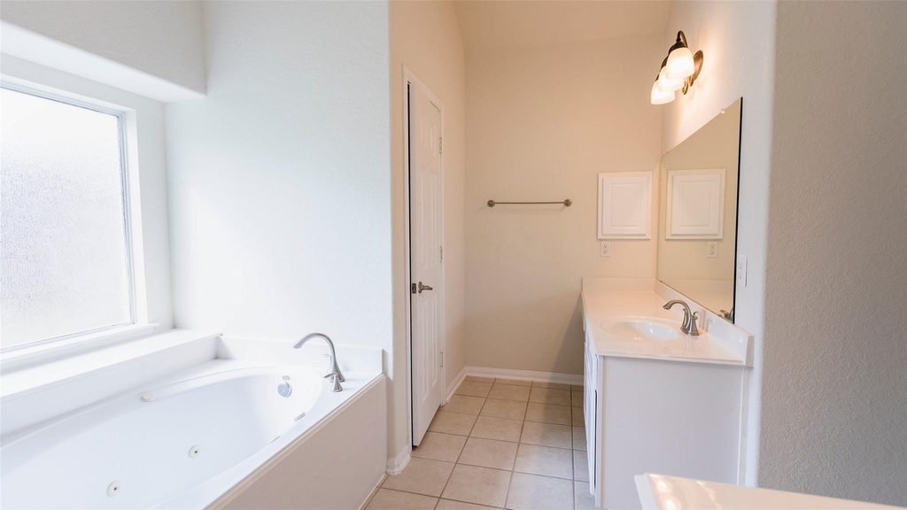 7003 Kendall Lake Court - Photo 13